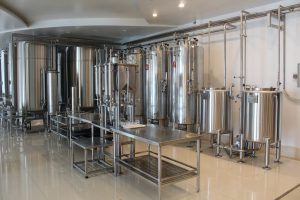 Hệ thống bồn inox 304 chưng cất và lọc khử độc tố rượu ba kích Yên Tử tại nhà máy